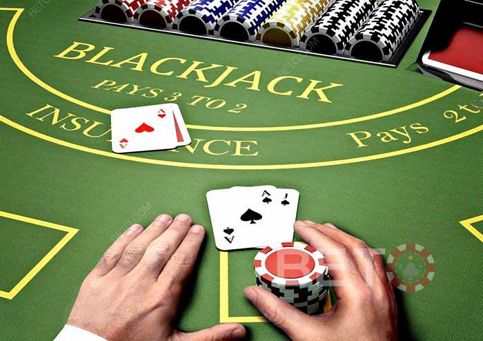 Online Blackjack - Opas korttipelin peluuseen ja voittoon