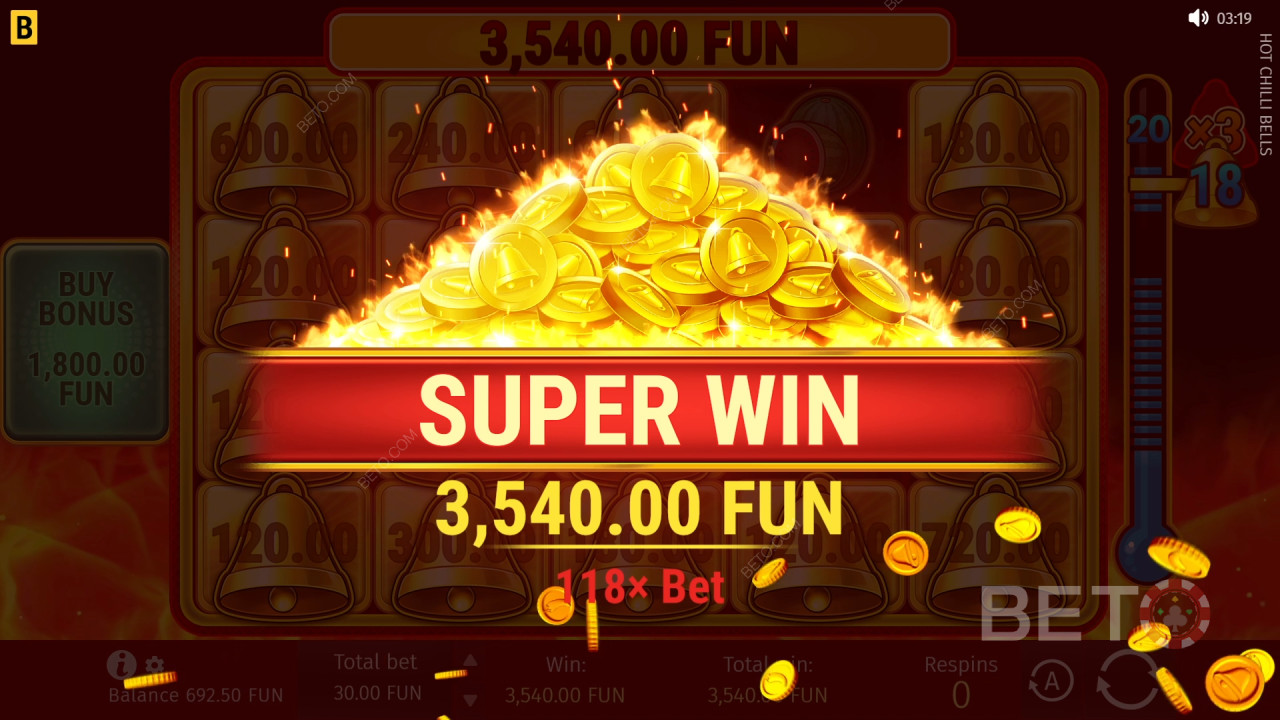 Voita 5,000x panoksesi Hot Chilli Bells -kolikkopelissä verkossa!